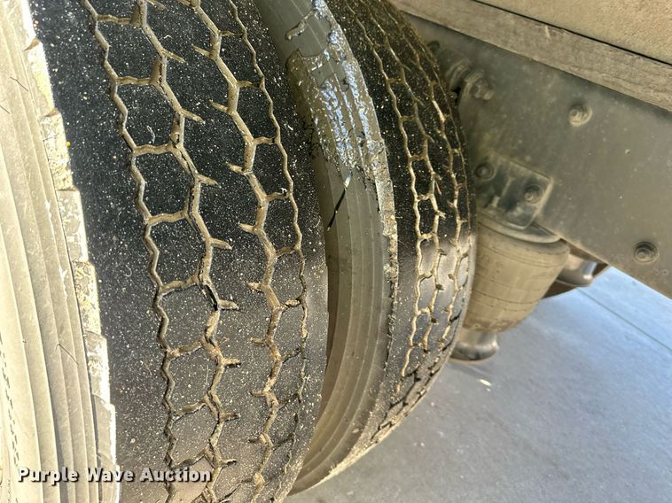 image for item DW2948 2017 Freightliner Business Class M2 box truck