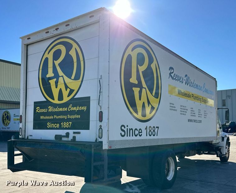 image for item DW2949 2006 International 4200 box truck