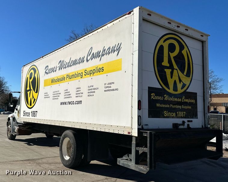 image for item DW2949 2006 International 4200 box truck