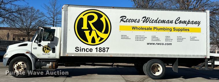 image for item DW2949 2006 International 4200 box truck