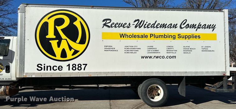 image for item DW2949 2006 International 4200 box truck