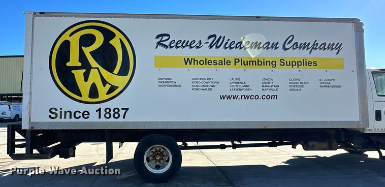 image for item DW2949 2006 International 4200 box truck