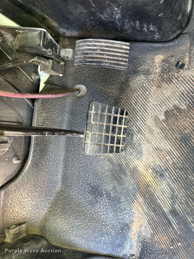 image for item DW2949 2006 International 4200 box truck