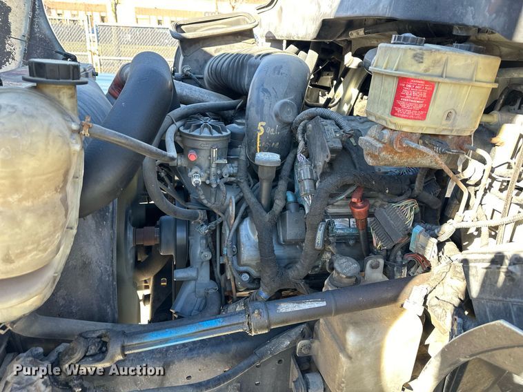 image for item DW2949 2006 International 4200 box truck