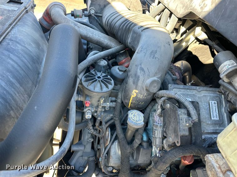 image for item DW2949 2006 International 4200 box truck