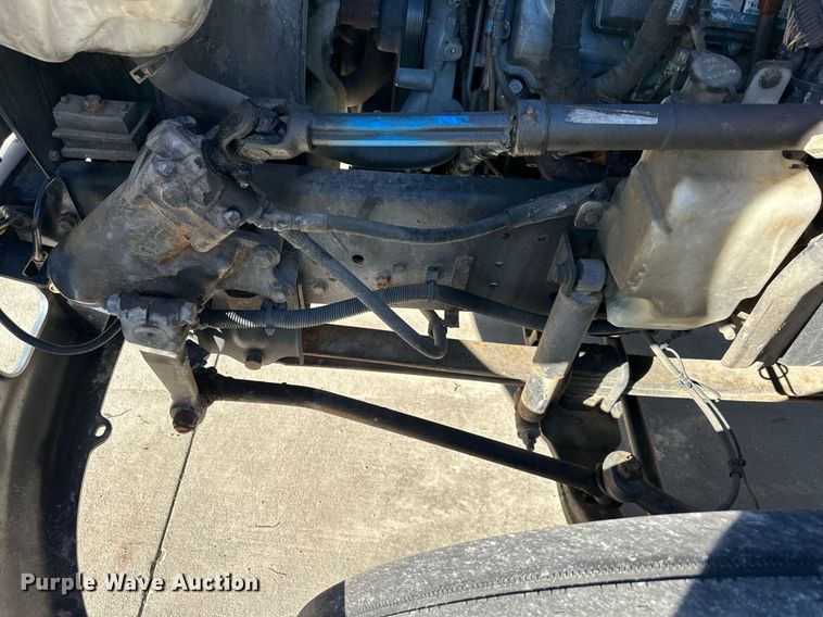 image for item DW2949 2006 International 4200 box truck