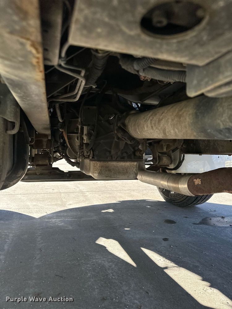 image for item DW2949 2006 International 4200 box truck