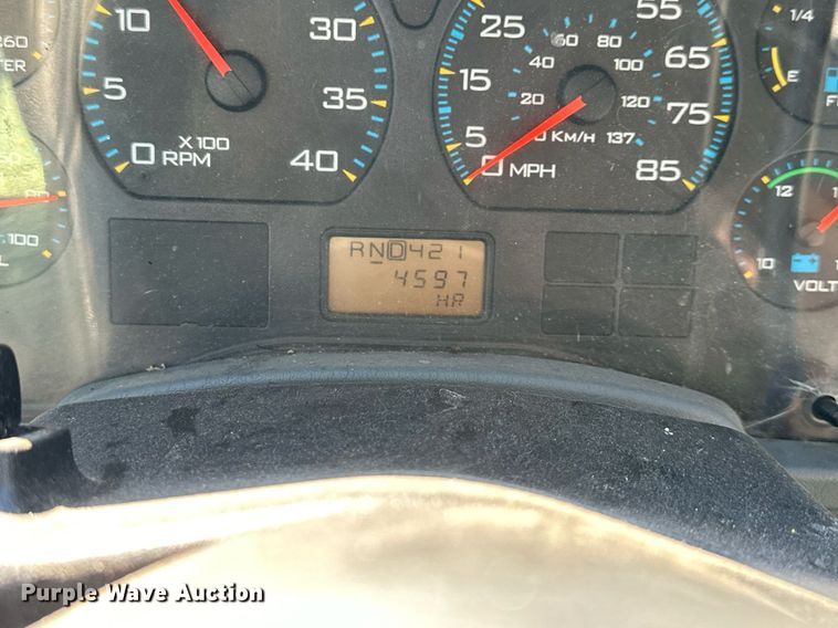 image for item DW2949 2006 International 4200 box truck