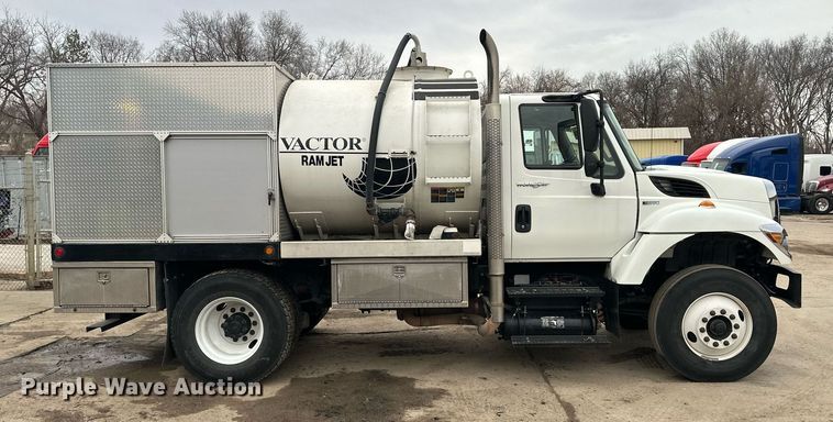 image for item DW2968 2012 International 7300 sewer jetter truck
