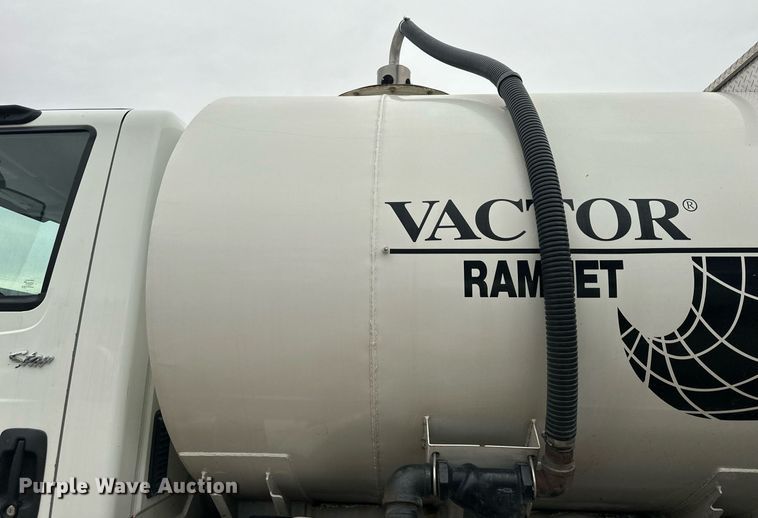 image for item DW2968 2012 International 7300 sewer jetter truck