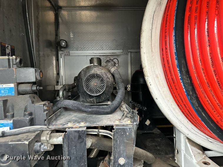 image for item DW2968 2012 International 7300 sewer jetter truck