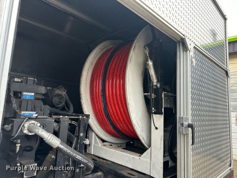 image for item DW2968 2012 International 7300 sewer jetter truck