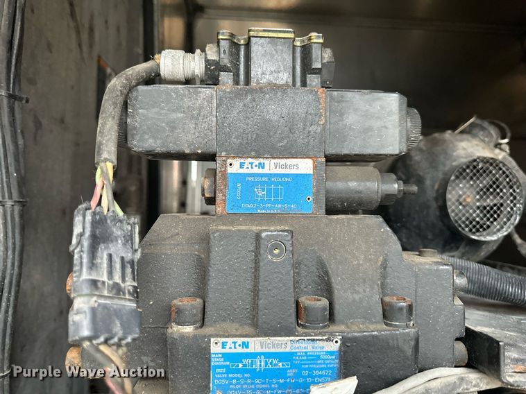 image for item DW2968 2012 International 7300 sewer jetter truck