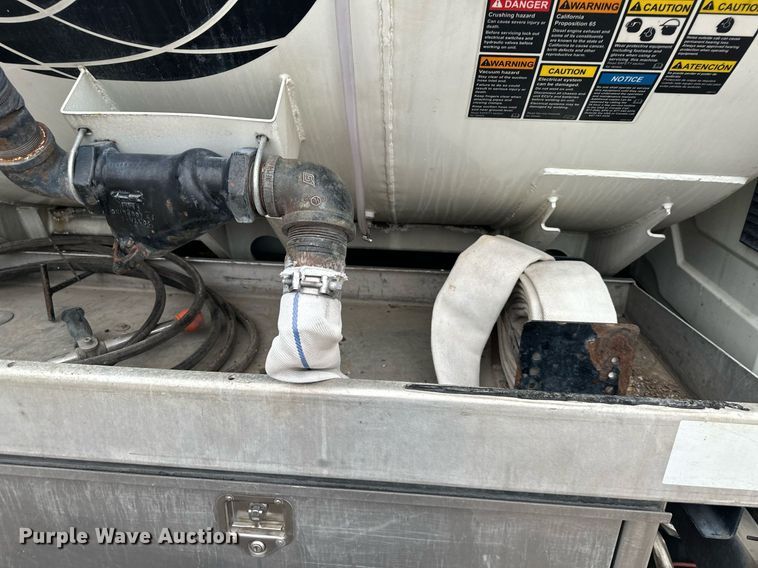 image for item DW2968 2012 International 7300 sewer jetter truck