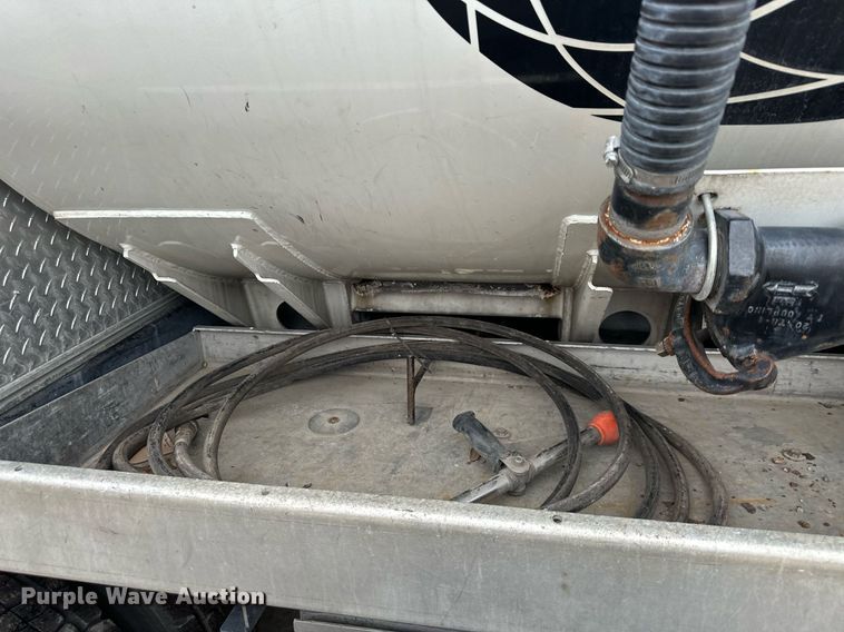 image for item DW2968 2012 International 7300 sewer jetter truck