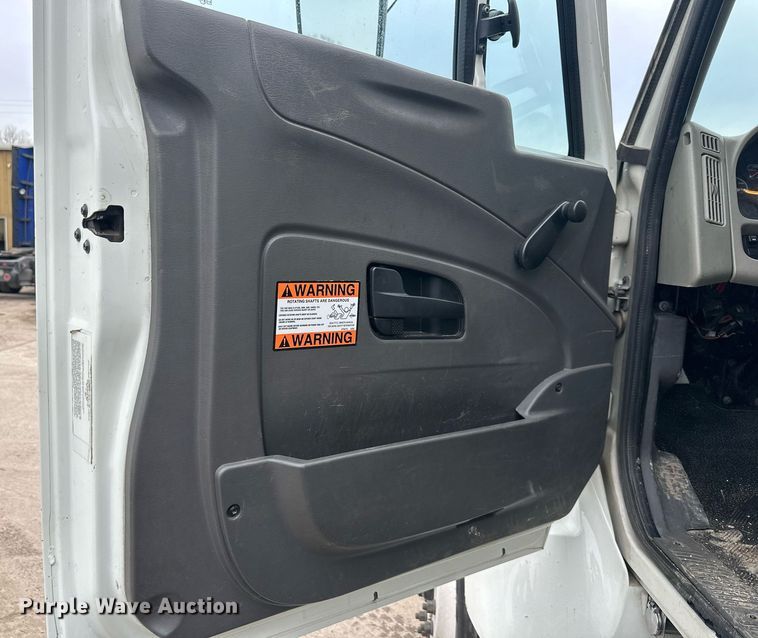 image for item DW2968 2012 International 7300 sewer jetter truck