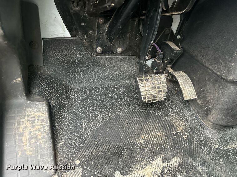 image for item DW2968 2012 International 7300 sewer jetter truck