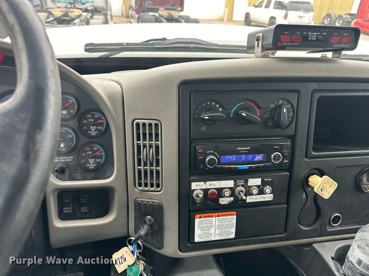 image for item DW2968 2012 International 7300 sewer jetter truck