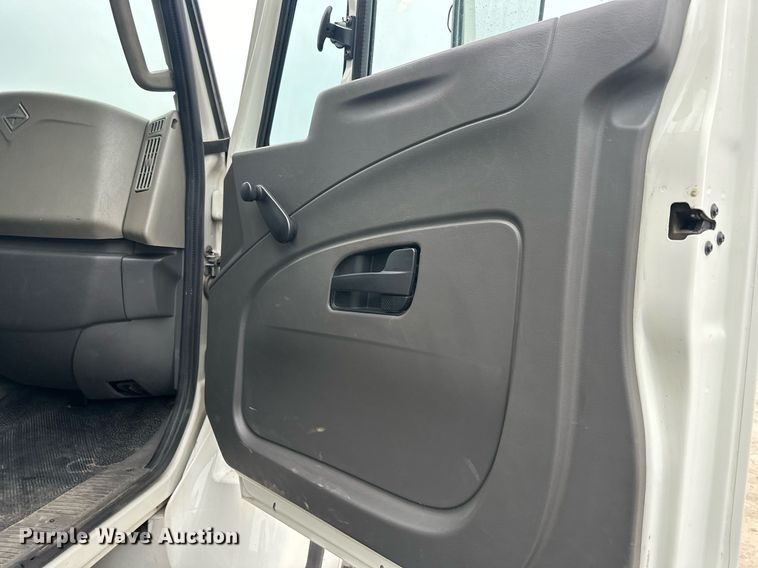 image for item DW2968 2012 International 7300 sewer jetter truck