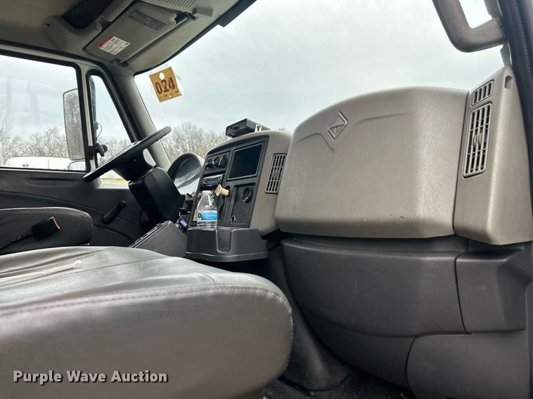 image for item DW2968 2012 International 7300 sewer jetter truck