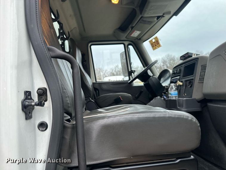 image for item DW2968 2012 International 7300 sewer jetter truck