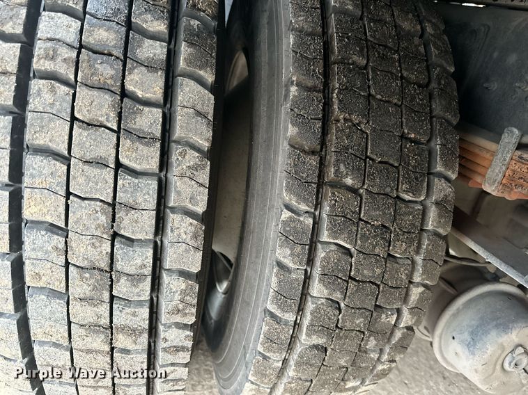 image for item DW2968 2012 International 7300 sewer jetter truck