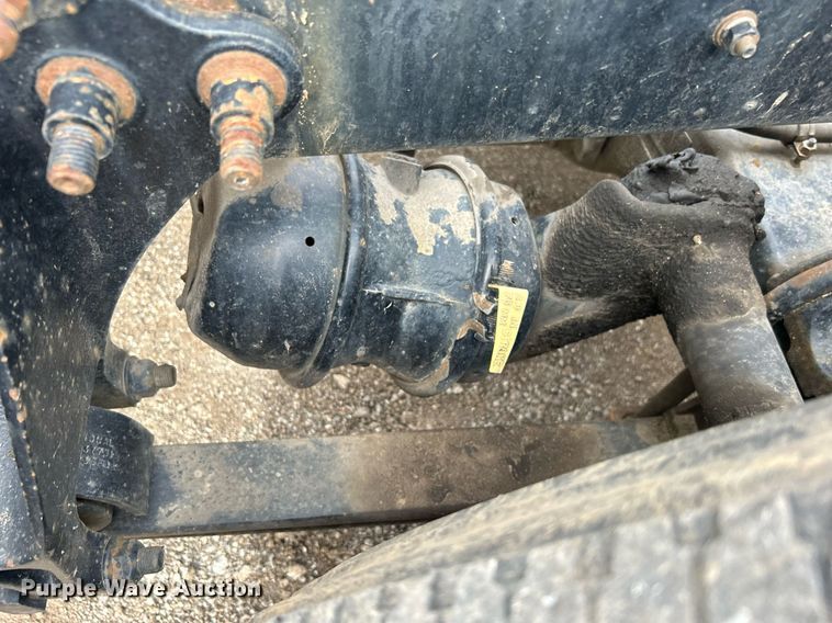 image for item EG1185 2006 International  9400i semi truck