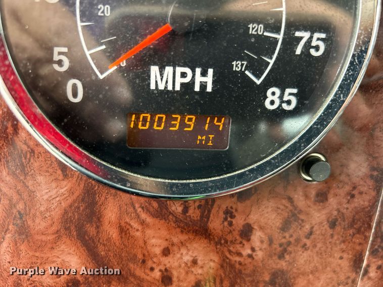 image for item EG1185 2006 International  9400i semi truck