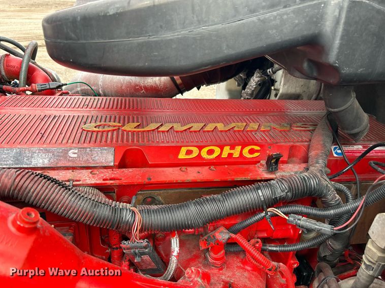 image for item EG1185 2006 International  9400i semi truck