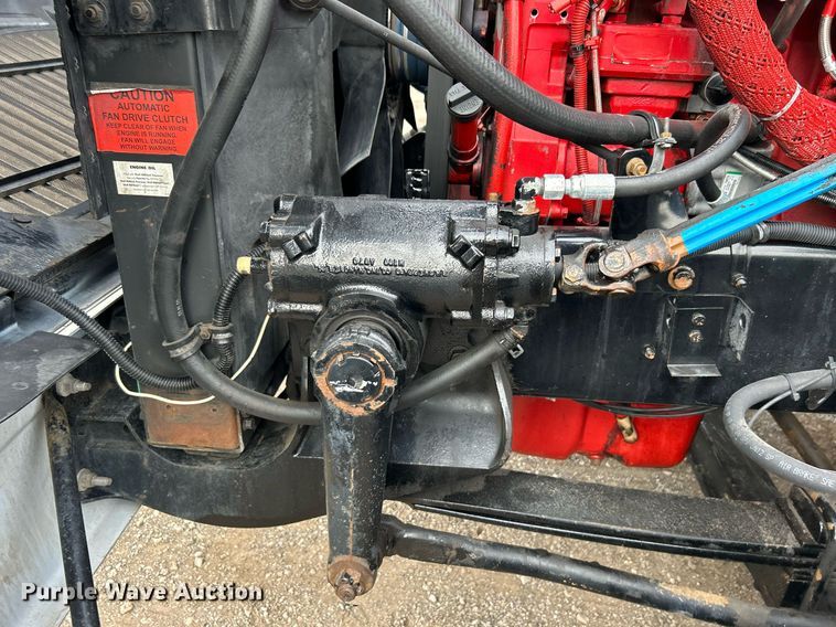 image for item EG1185 2006 International  9400i semi truck