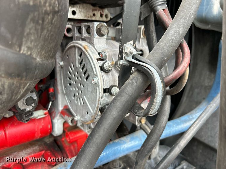 image for item EG1185 2006 International  9400i semi truck