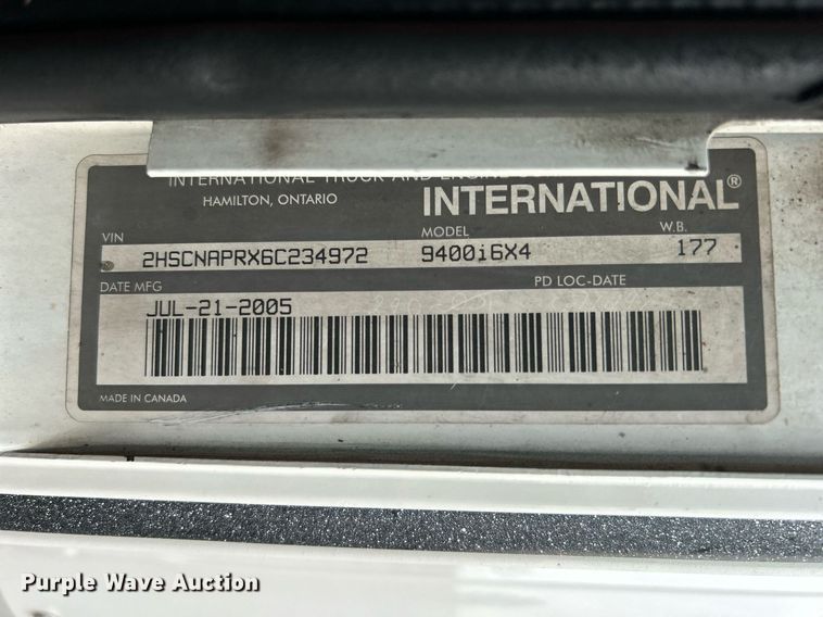 image for item EG1185 2006 International  9400i semi truck