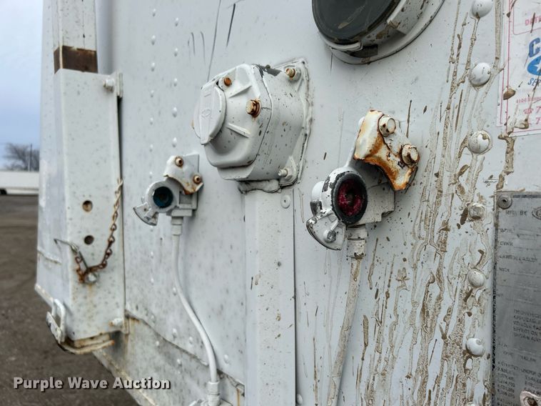 image for item EG1192 1998 Strick dry van trailer