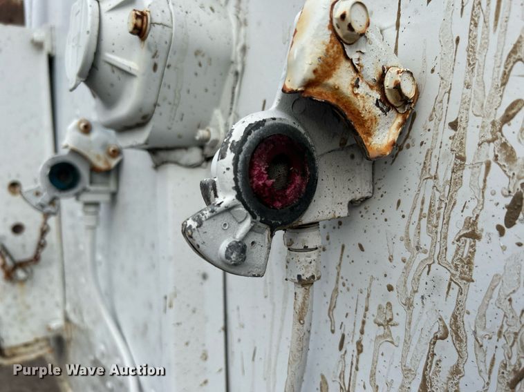 image for item EG1192 1998 Strick dry van trailer