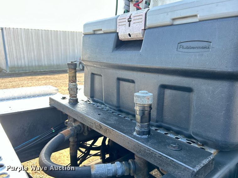 image for item EG1211 2006 International  9200i  semi truck