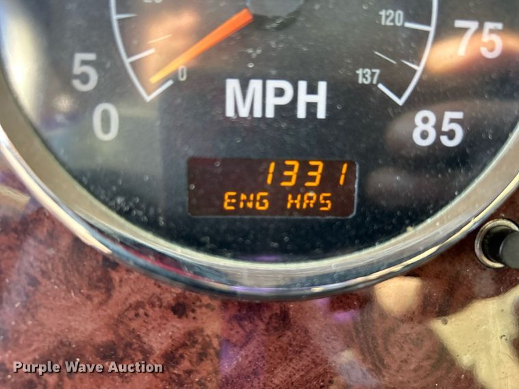 image for item EG1211 2006 International  9200i  semi truck