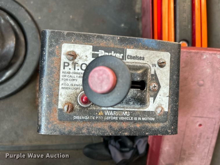 image for item EG1211 2006 International  9200i  semi truck