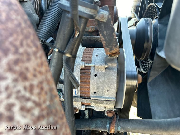 image for item EG1211 2006 International  9200i  semi truck