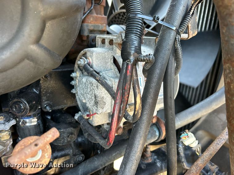 image for item EG1211 2006 International  9200i  semi truck