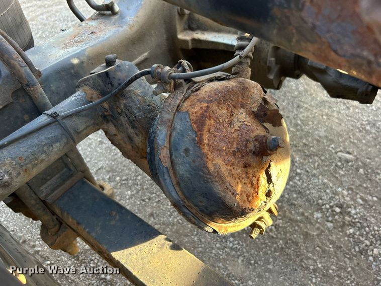 image for item EG1211 2006 International  9200i  semi truck