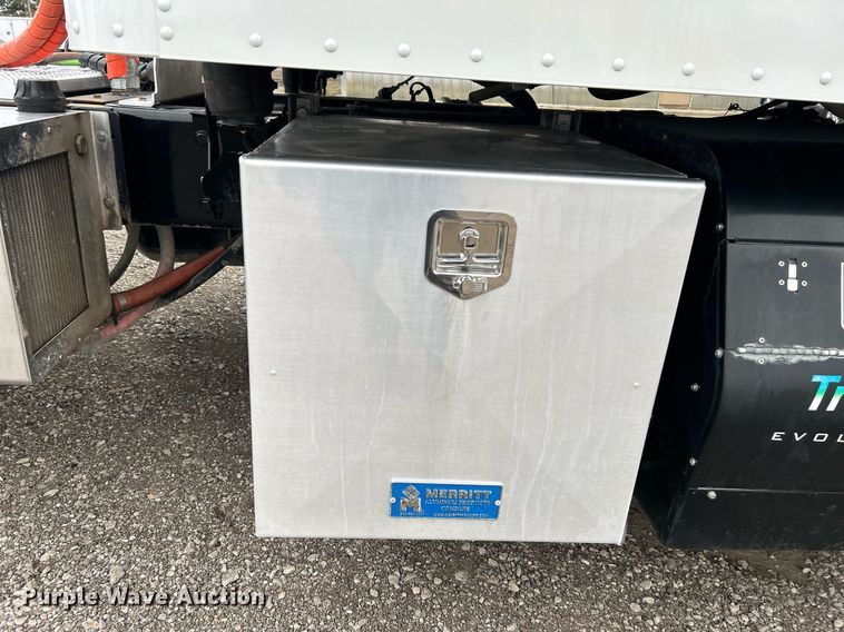 image for item EG1214 2019 Peterbilt 579 semi truck