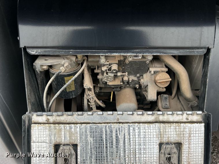 image for item EG1214 2019 Peterbilt 579 semi truck