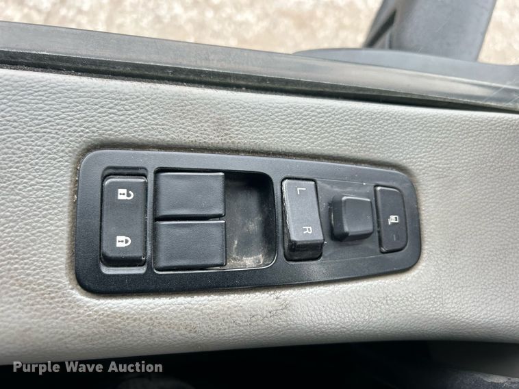 image for item EG1214 2019 Peterbilt 579 semi truck