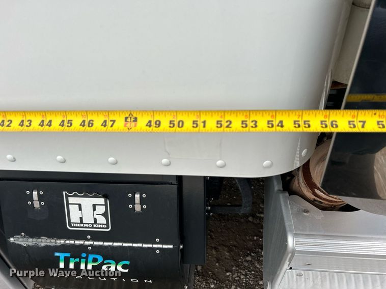 image for item EG1214 2019 Peterbilt 579 semi truck