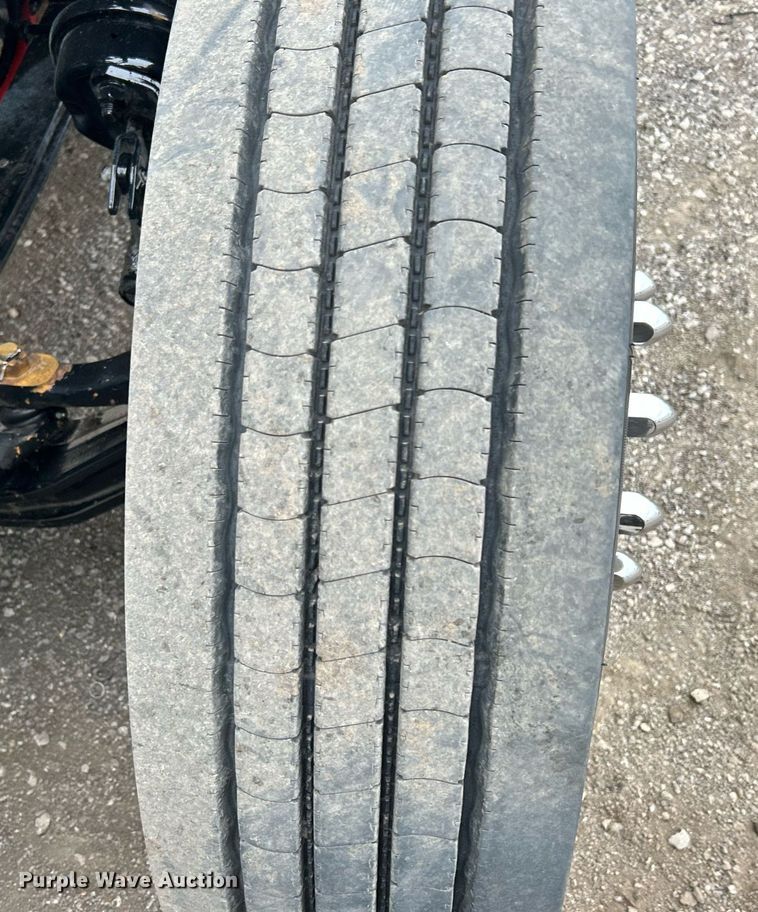 image for item EG1214 2019 Peterbilt 579 semi truck