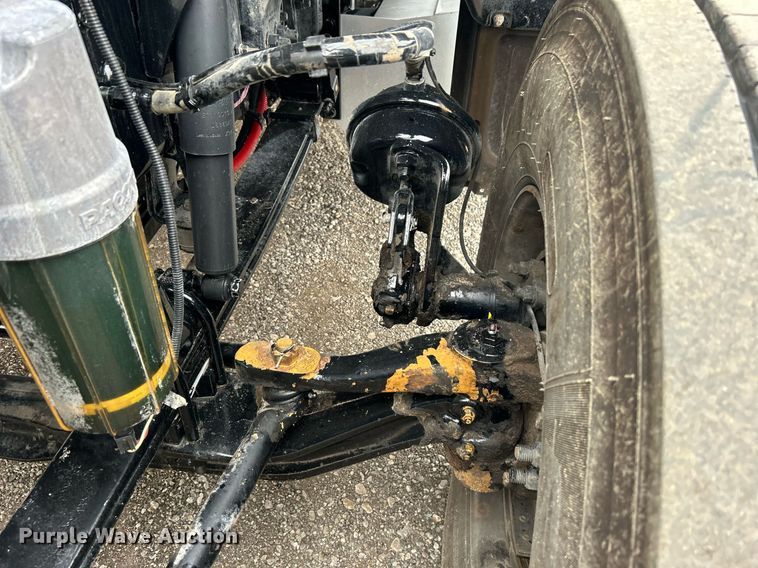 image for item EG1214 2019 Peterbilt 579 semi truck