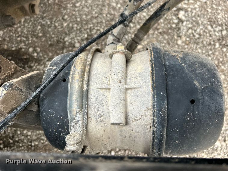 image for item EG1214 2019 Peterbilt 579 semi truck