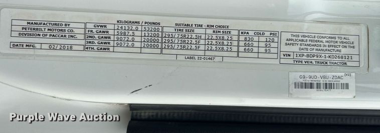 image for item EG1214 2019 Peterbilt 579 semi truck