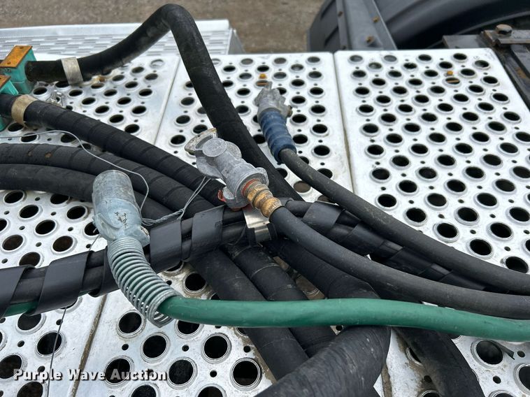 image for item EG1217 2007 Kenworth  T800 semi truck