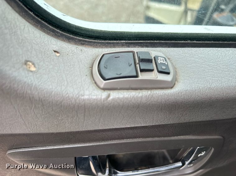 image for item EG1217 2007 Kenworth  T800 semi truck